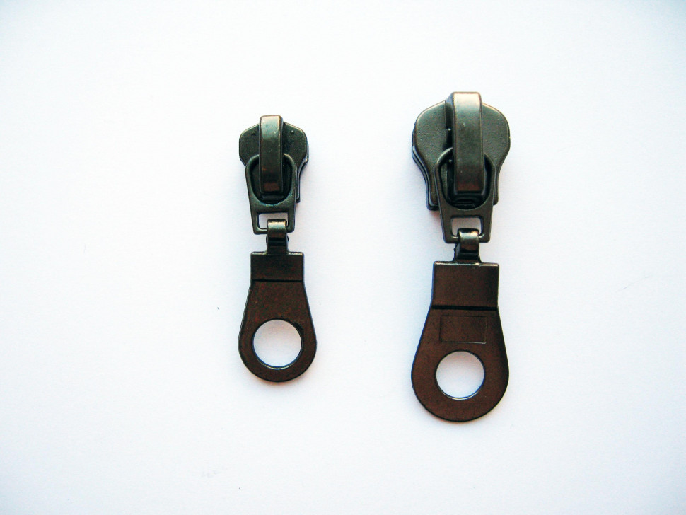 Бегунки slott. Бегунки slott. Бегунки slott. Крючки для крепления рельс. Бегунок роликовый для профиля 05р.