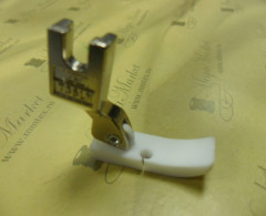 Лапка фторопластовая для молнии